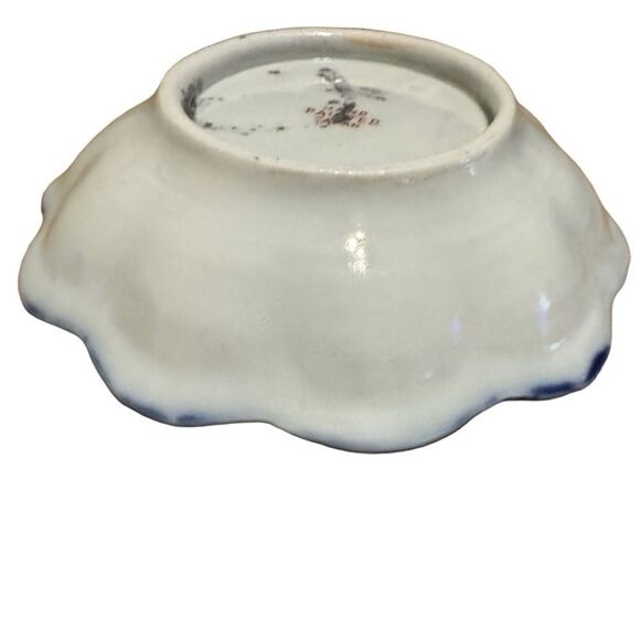Vintage Handpainted Japan Scalloped Mini Bowl - Picture 6 of 8